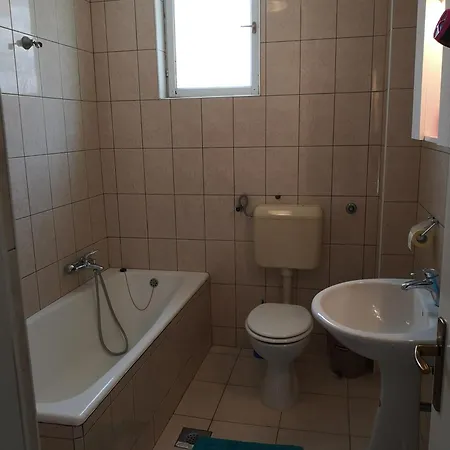 David In 5 Διαμέρισμα *